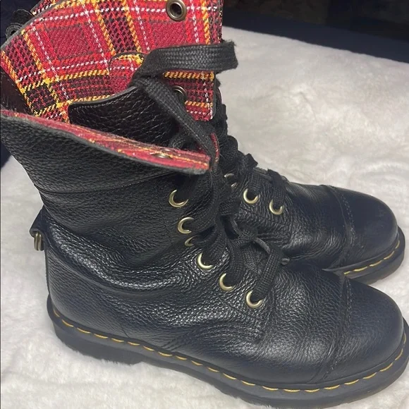 Dr Martens- Black Leather Militia Combat Boots -18 hole - Picture 11 of 14